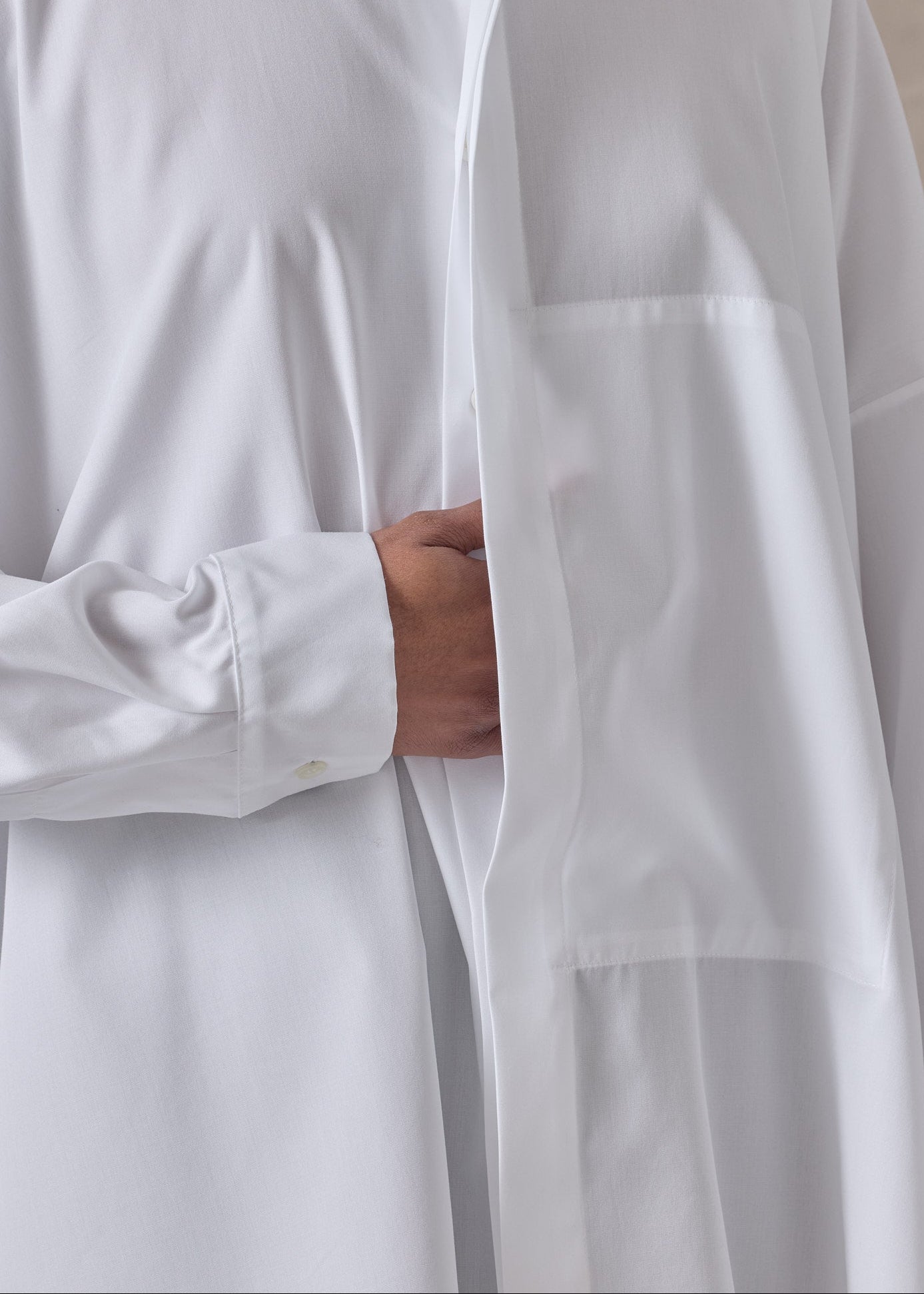 cotton poplin wide longer back shirt with collar - long (hidden pocket) (white)