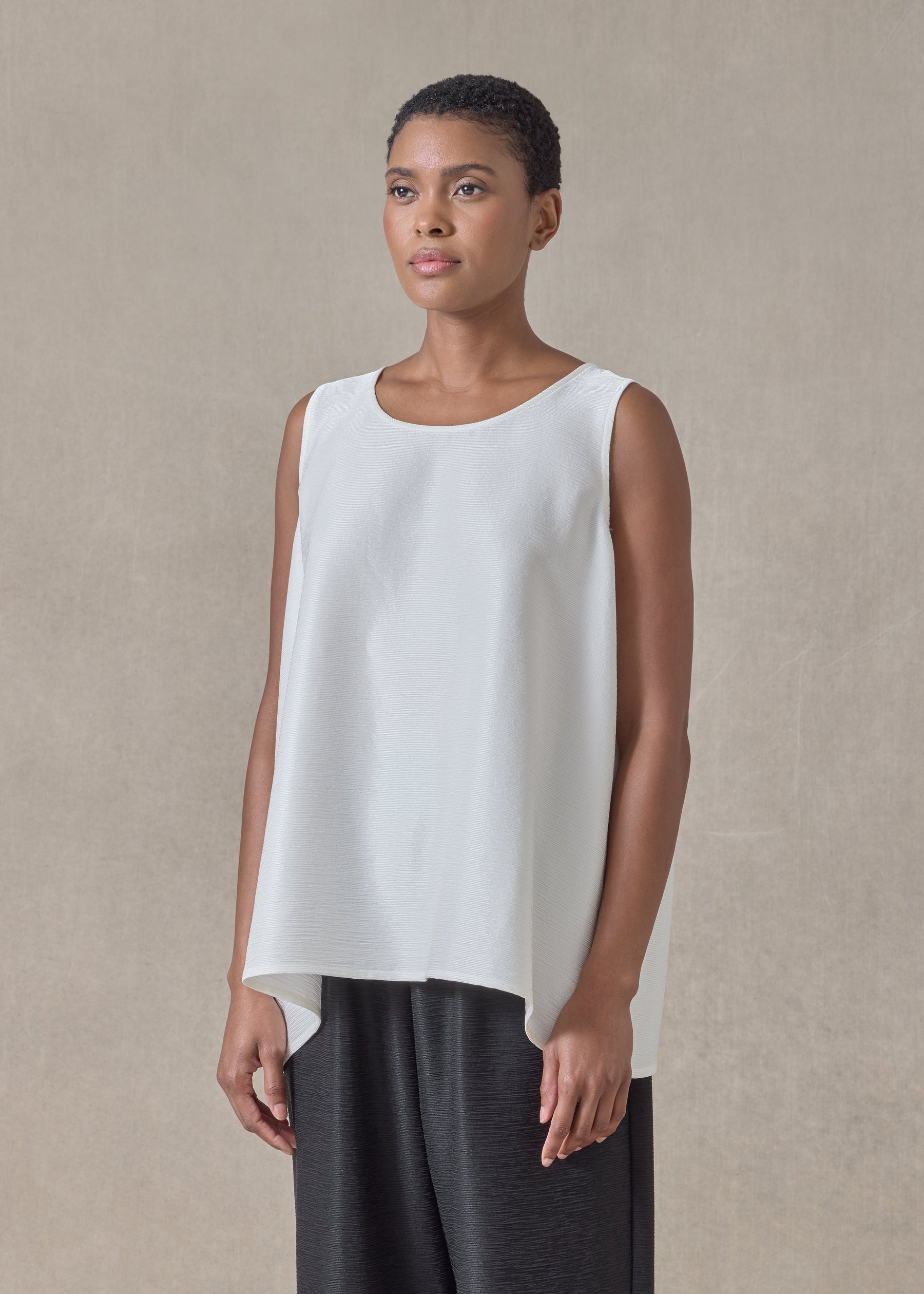 midweight silk plissé a-line shell - mid plus (white)