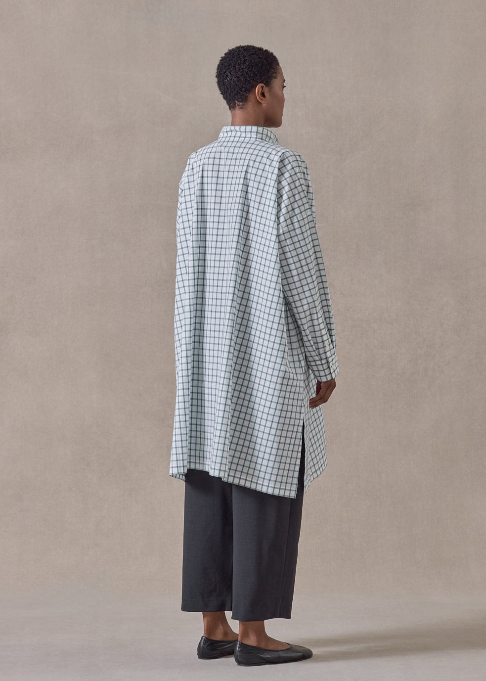 cotton wide a-line collarless shirt - very long with slits (willowgreen)
