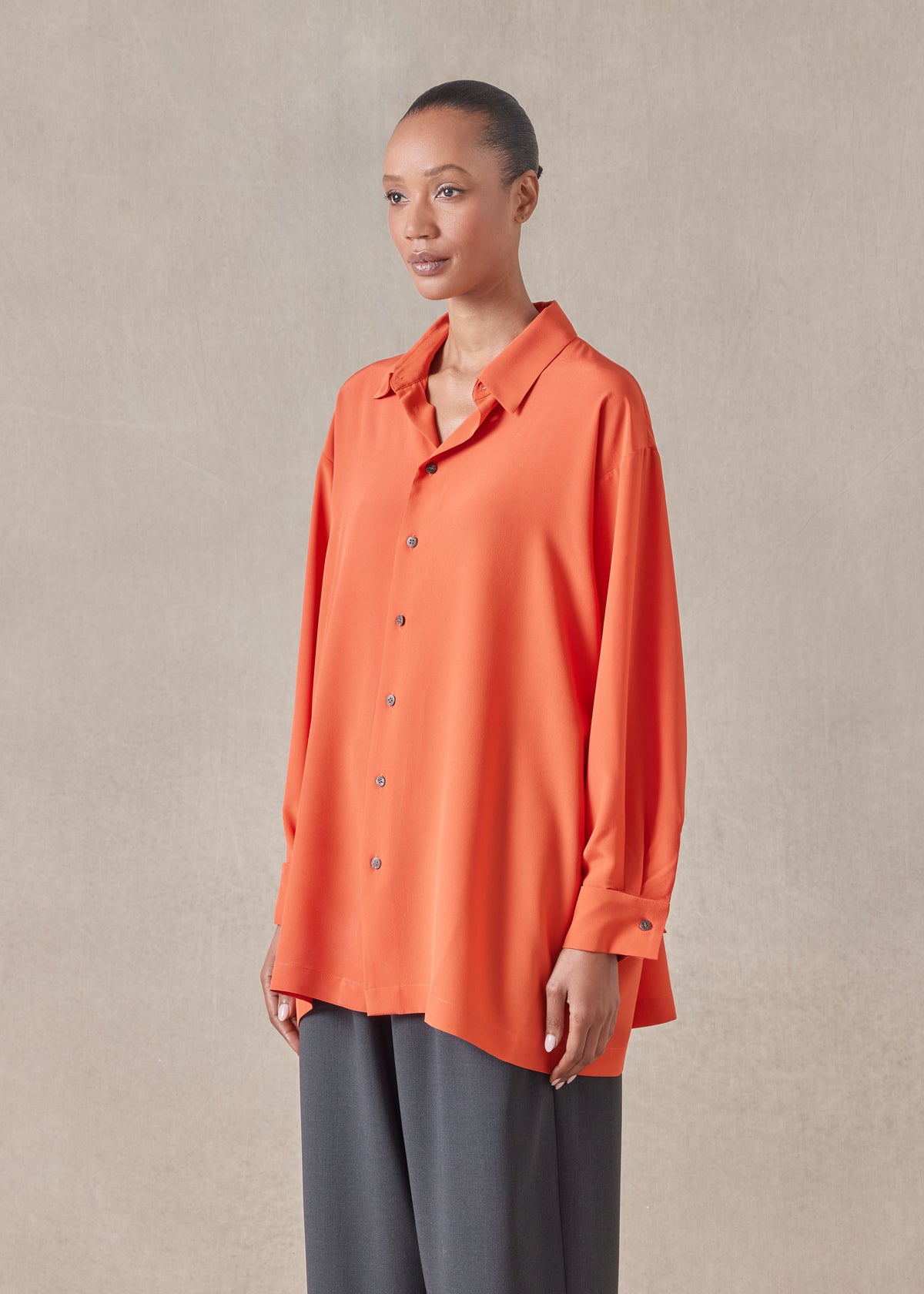slim a-line back pleat shirt with collar-long plus