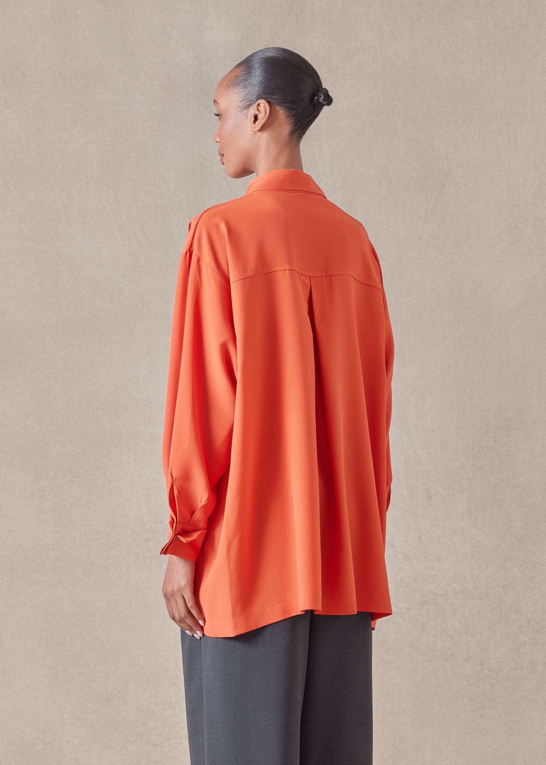 slim a-line back pleat shirt with collar-long plus