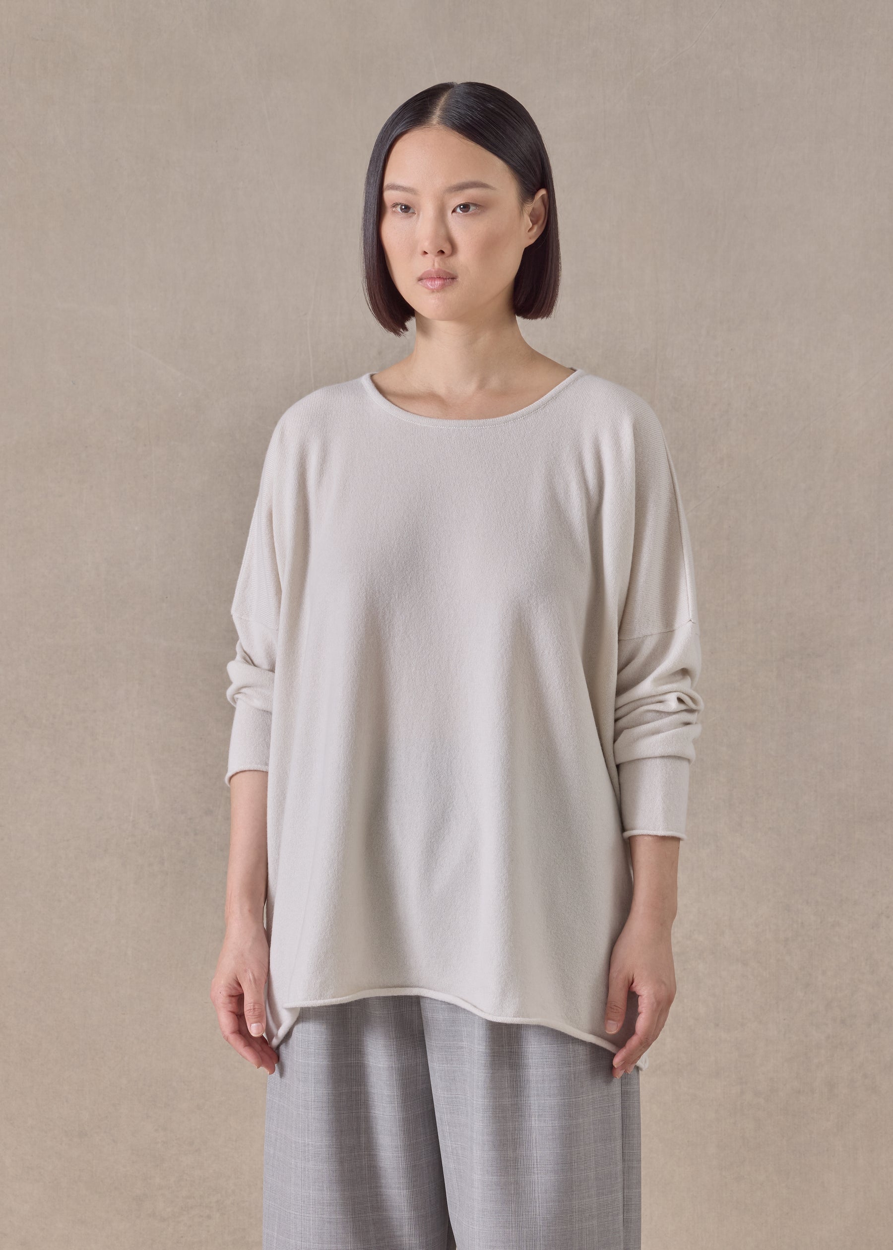 cashmere slim sleeve raw edge bateau neck - mid plus