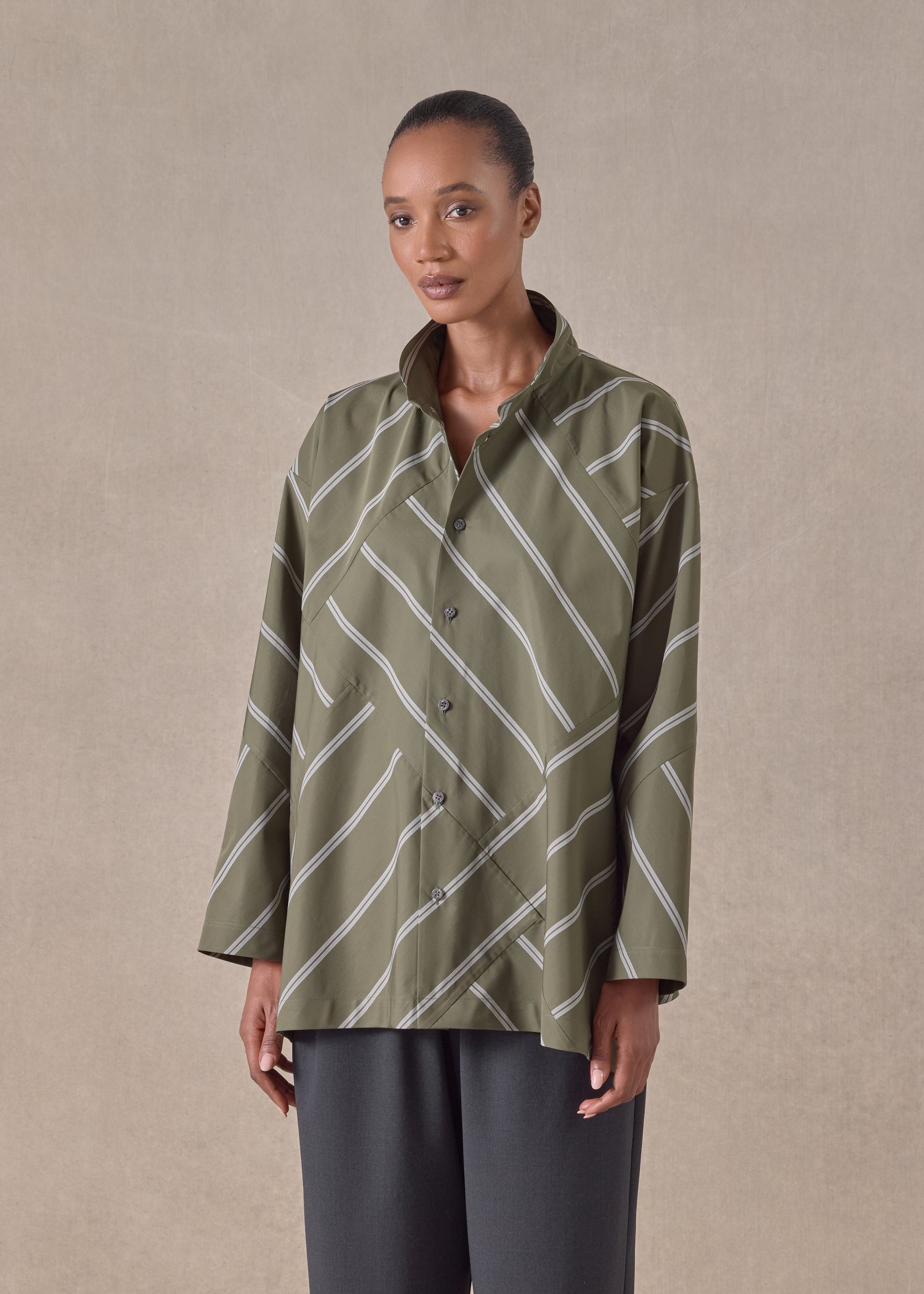 cotton slim a-line double stand collar shirt with stepped insert (patchwork)