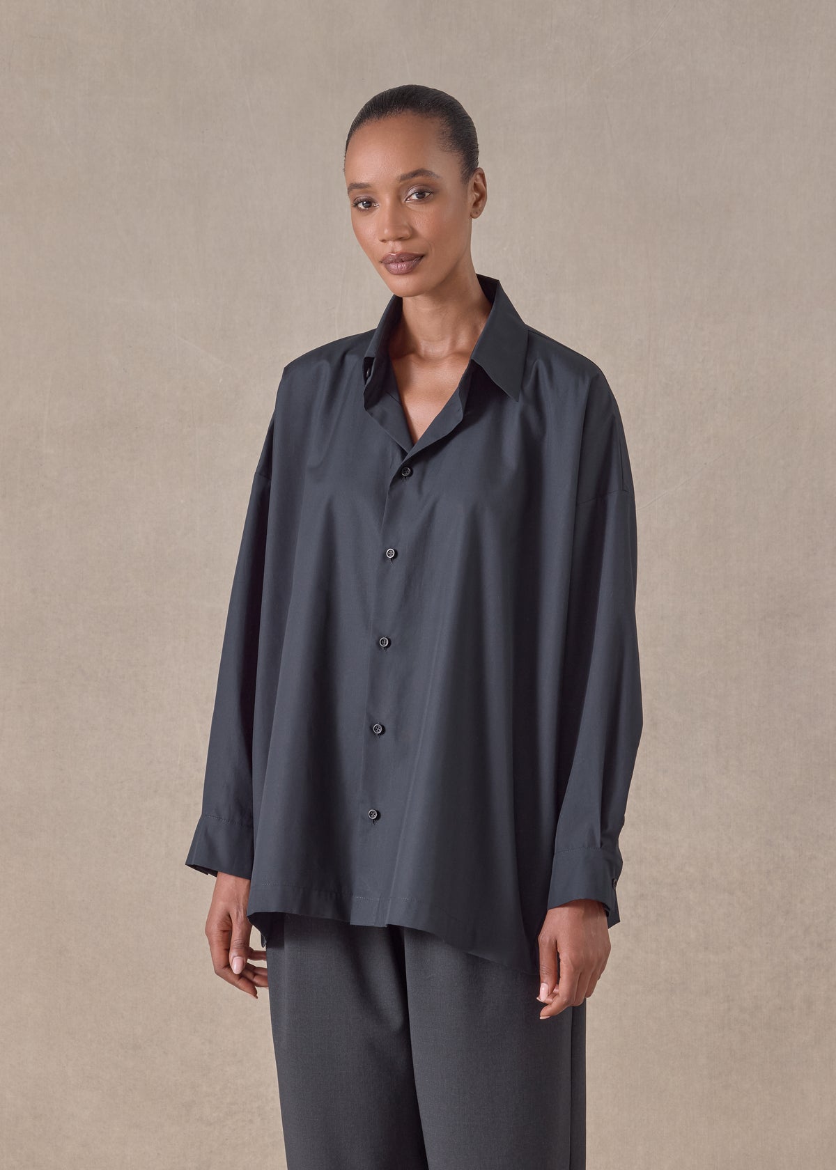 cotton angle to front side seam shirt with collar - long