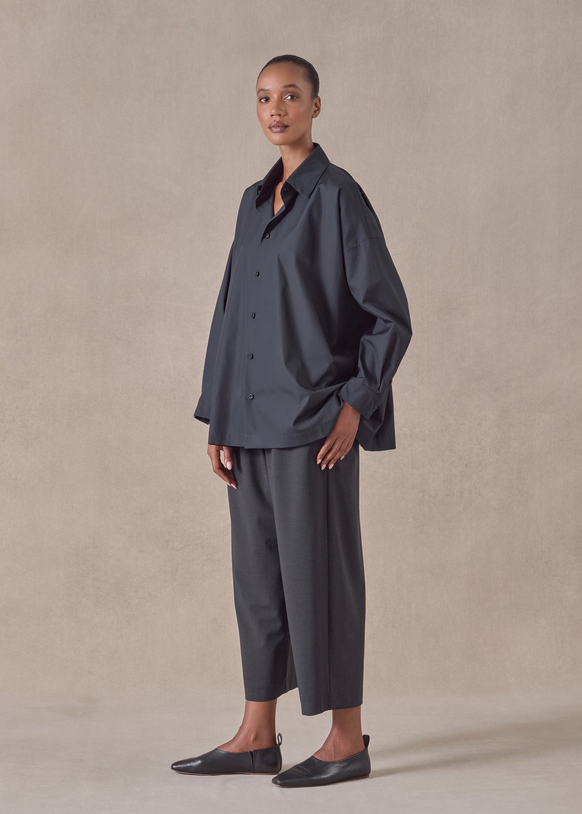 cotton angle to front side seam shirt with collar - long