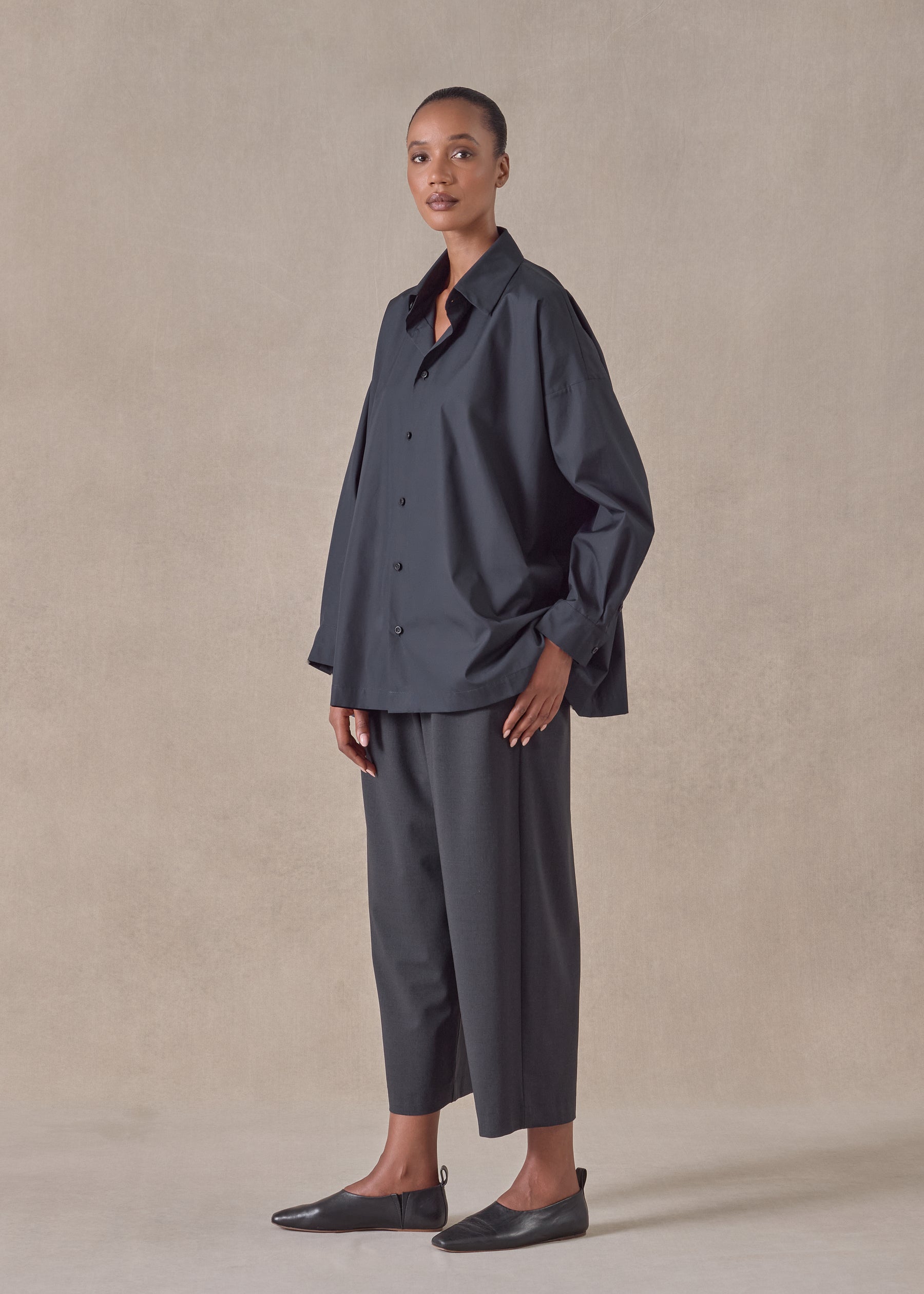 cotton angle to front side seam shirt with collar - long