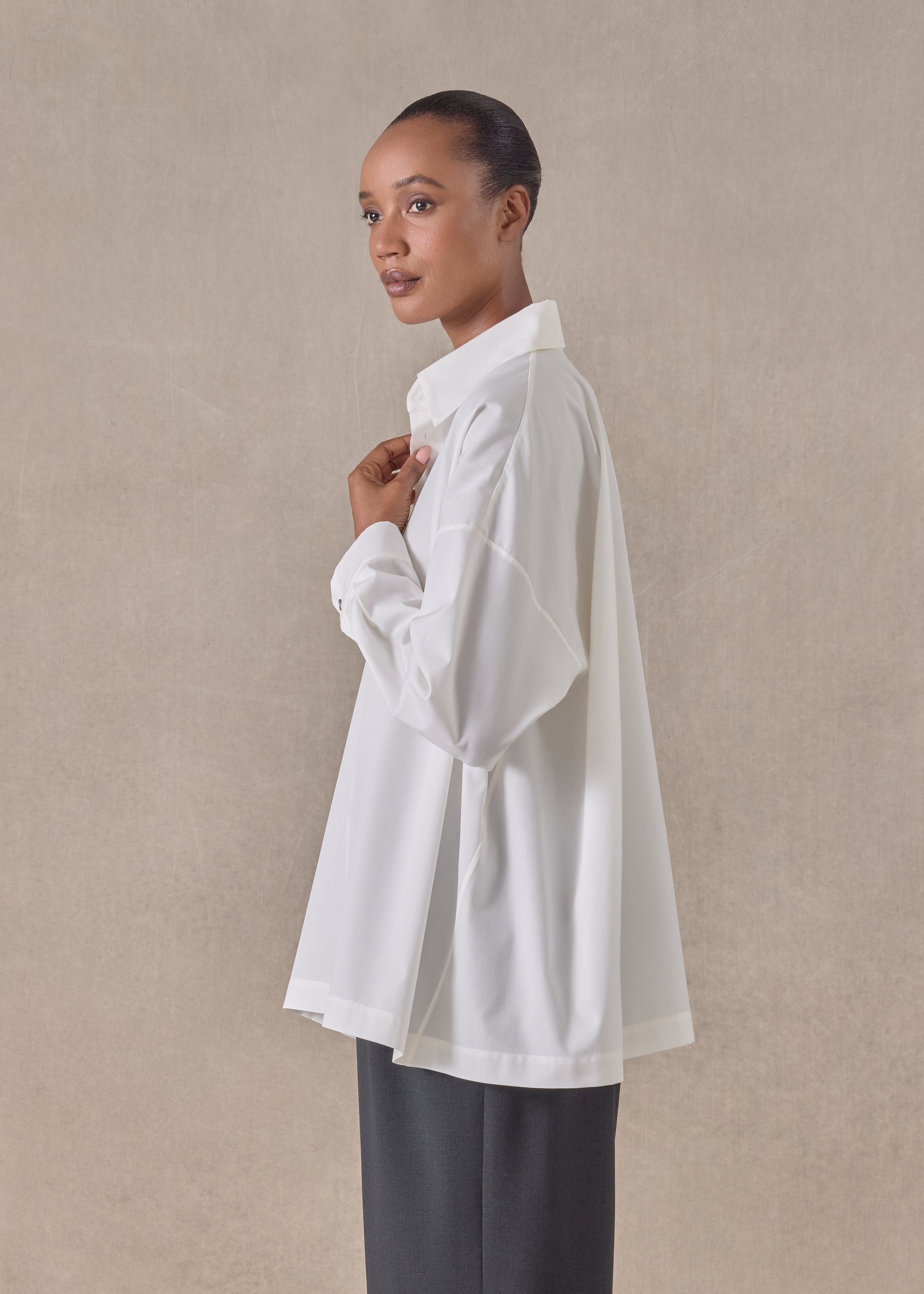 cotton angle to front side seam shirt with collar - long