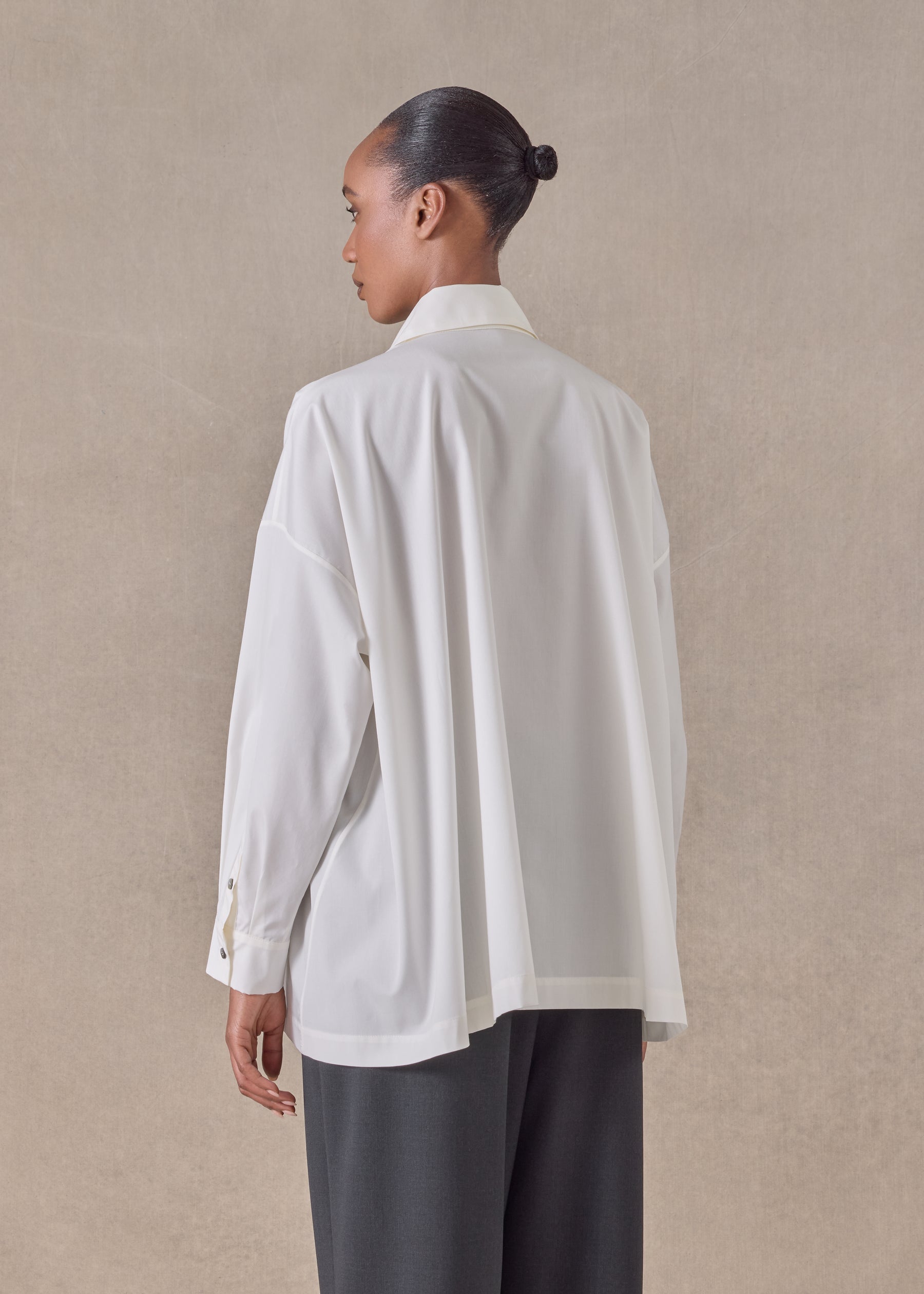 cotton angle to front side seam shirt with collar - long