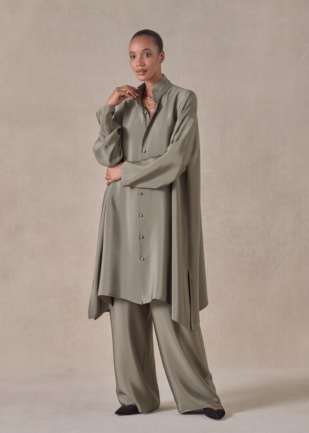 silk wide a-line double stand collar shirt - very long with slits (olivedark)
