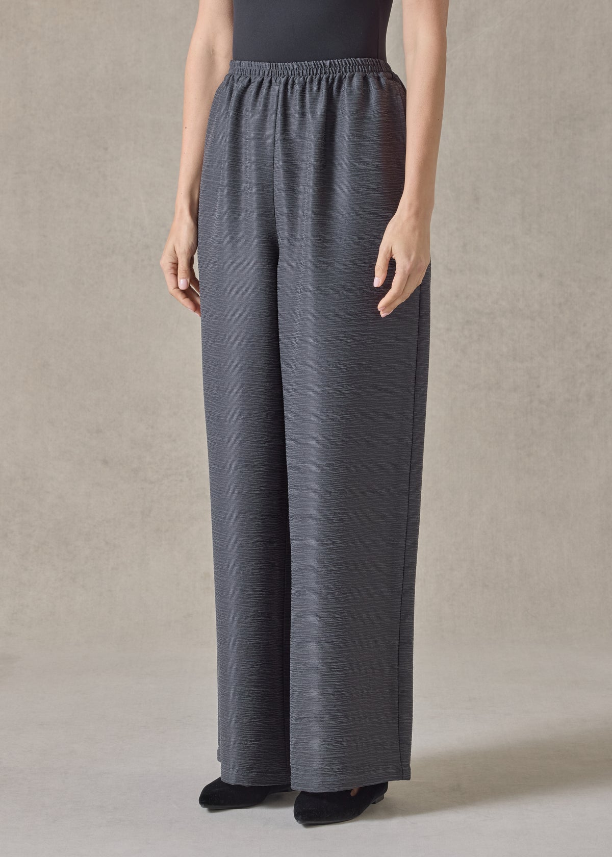 midweight silk plisse flared trouser (slate)