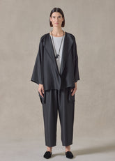 midweight silk plissé jacket coat - mid plus (black)
