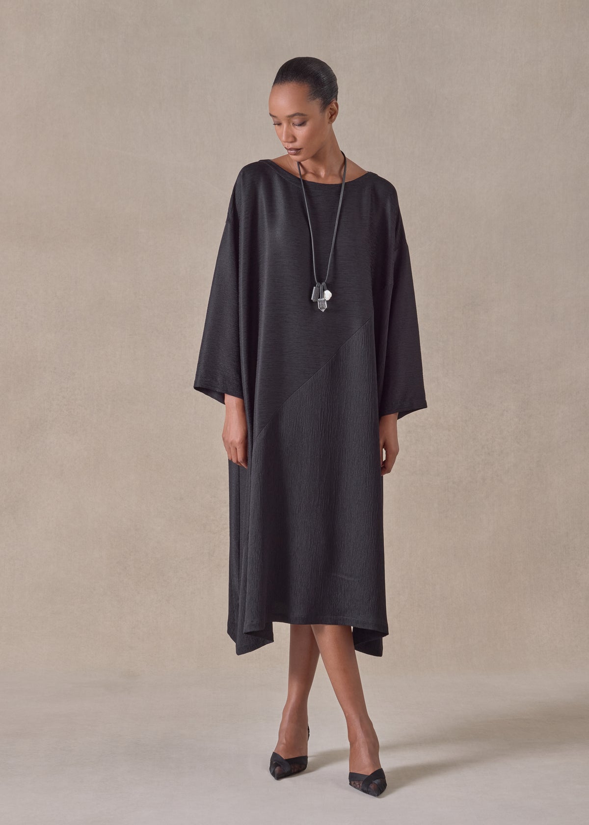 midweight silk plisse wide a-line scoop neck dress (black)