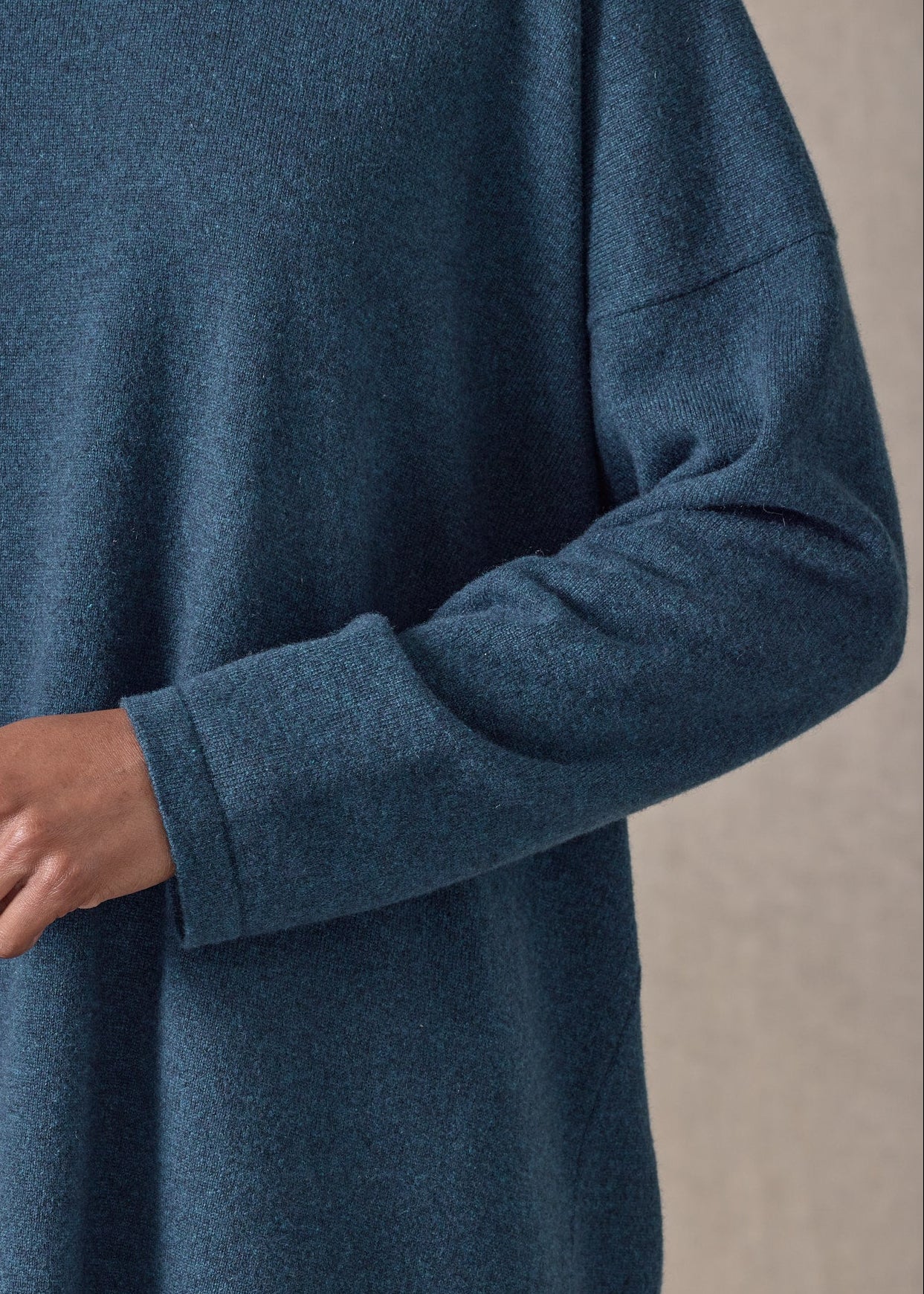 cashmere angle-to-front round neck - long (fairisle)