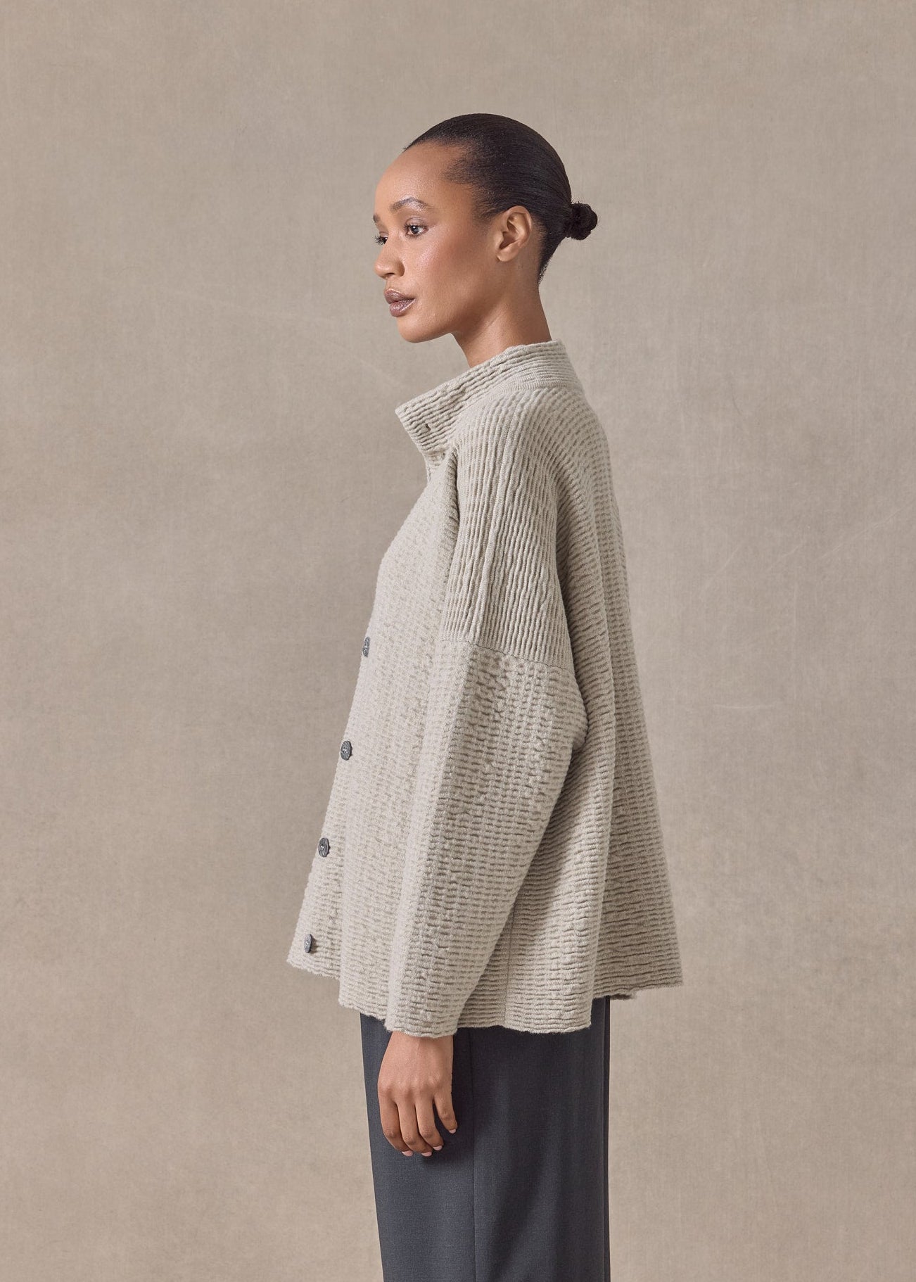 ripple cashmere 3/4 width high neck cardigan - mid (gypsum)