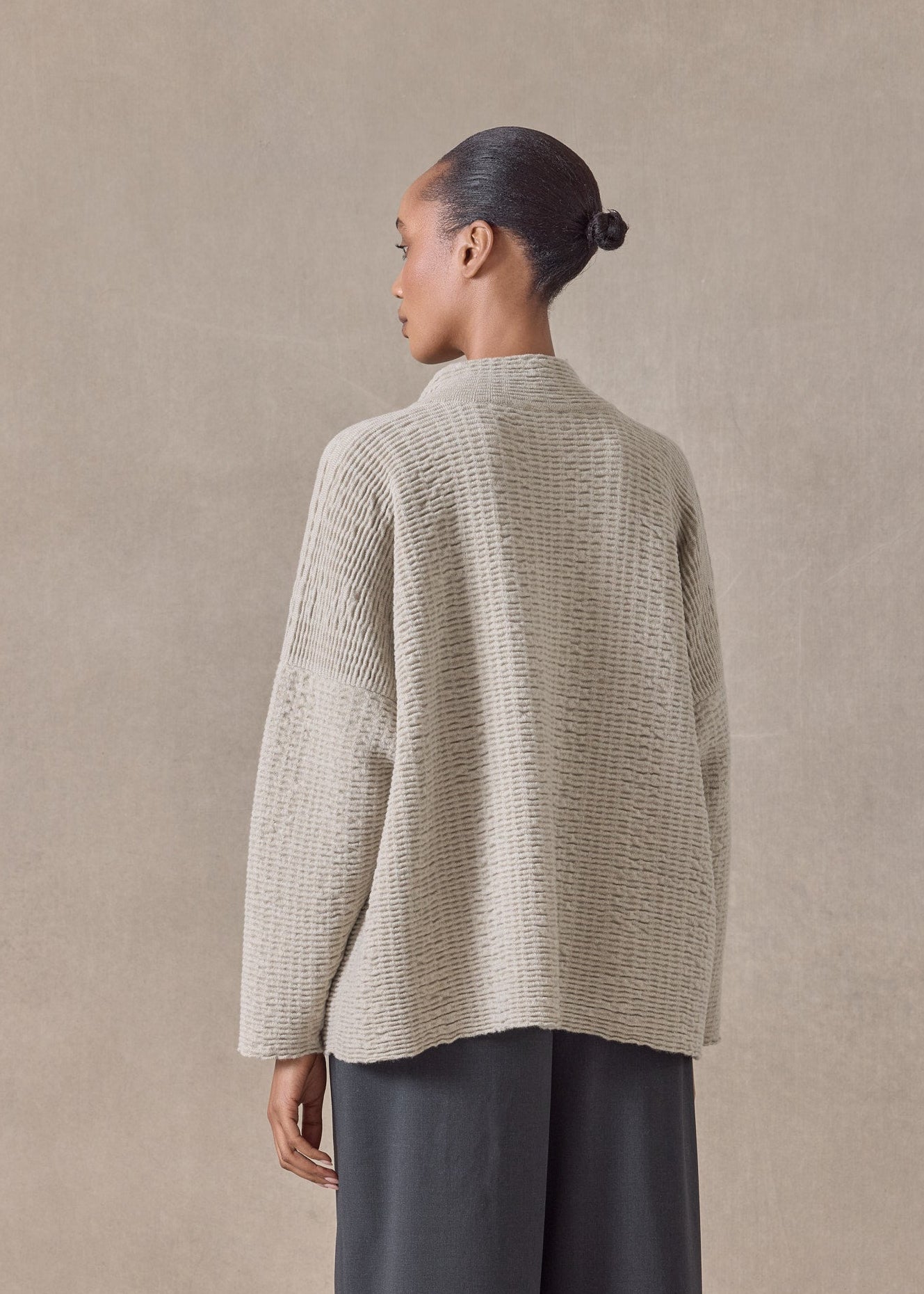 ripple cashmere 3/4 width high neck cardigan - mid (gypsum)