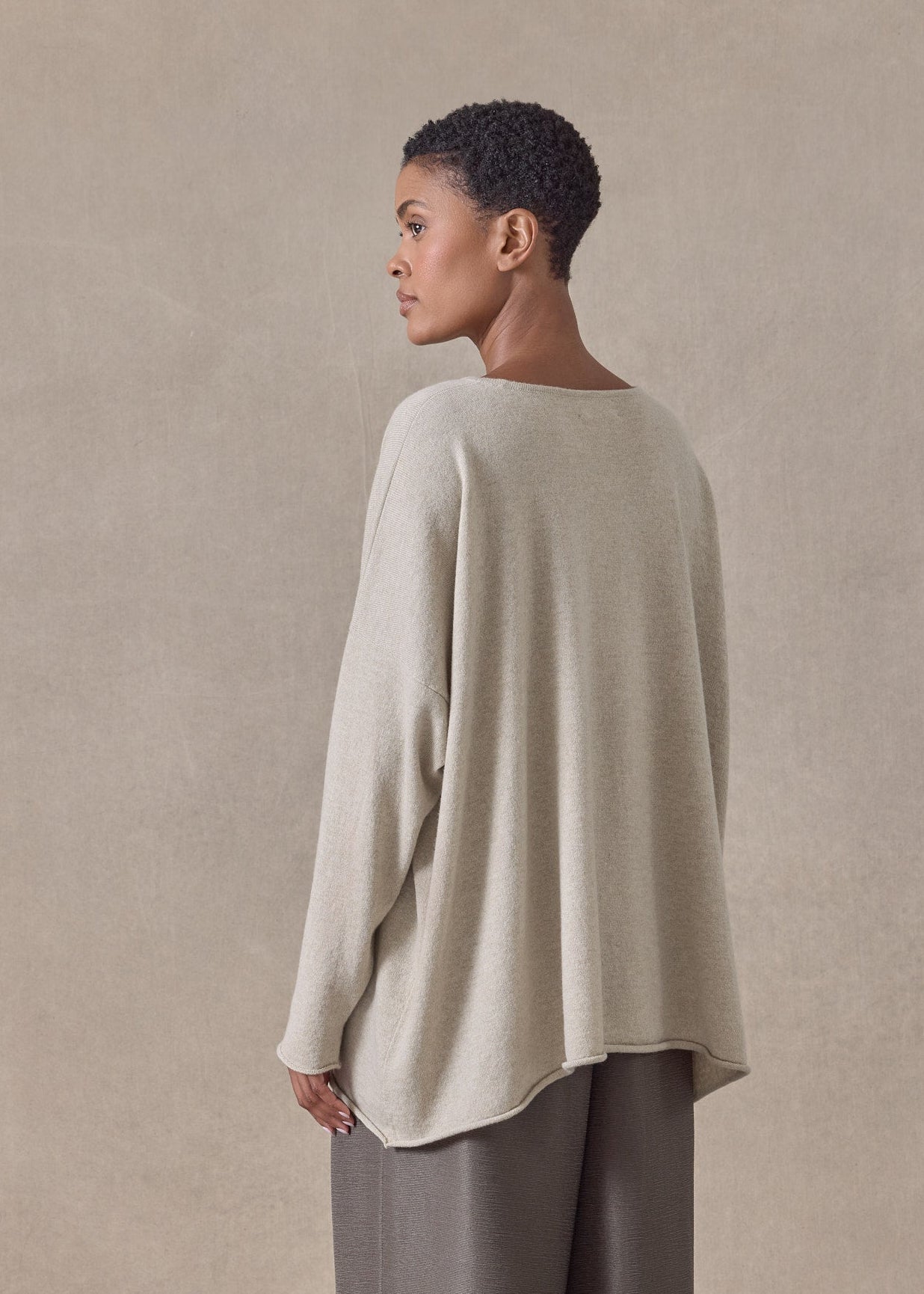 cashmere a-line bateau neck sweater - mid plus (gypsum)