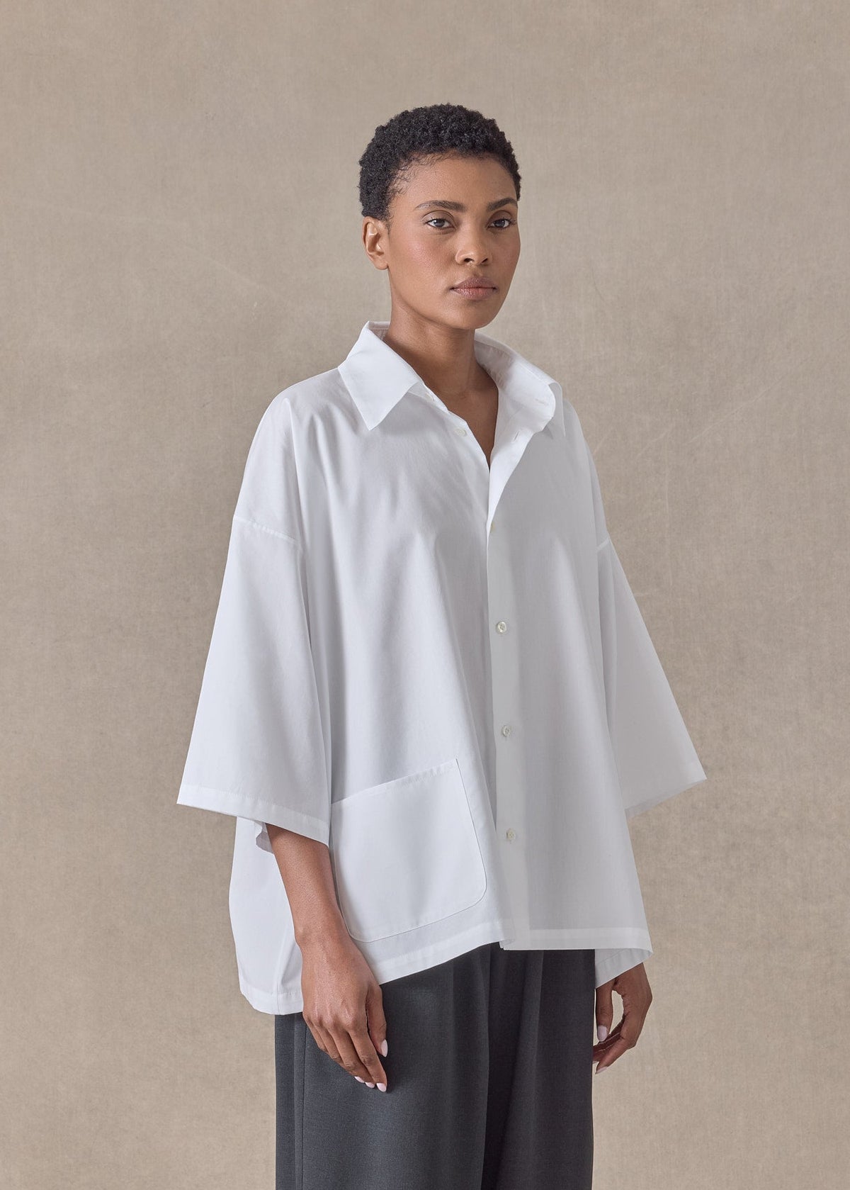 cotton poplin a-line short sleeve shirt with collar - mid (white)