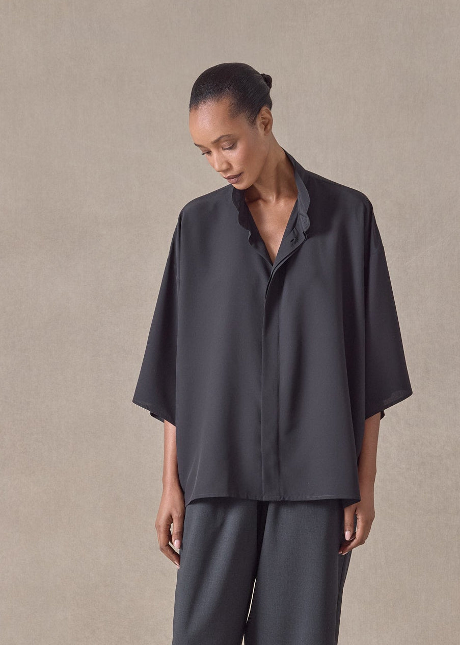lightweight crepe a-line short sleeve shirt with double stand collar - mid (black)