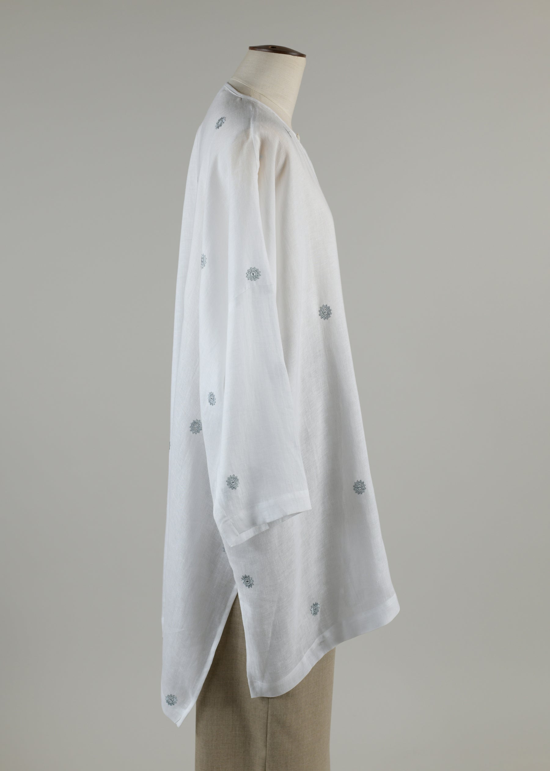 wide longer back bound neck shirt very long with slits