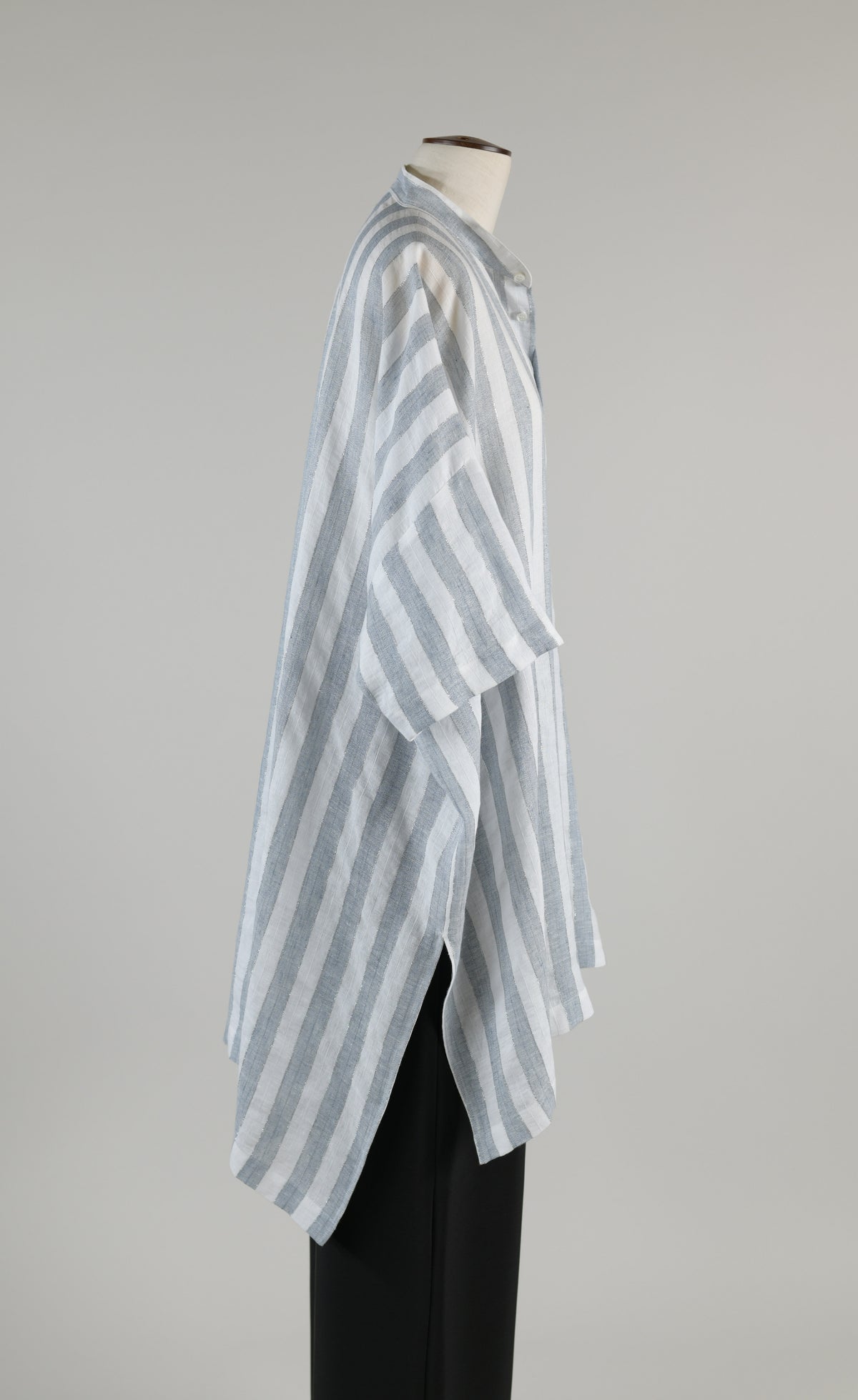 wide longer back collarless shirt - v long w/slits