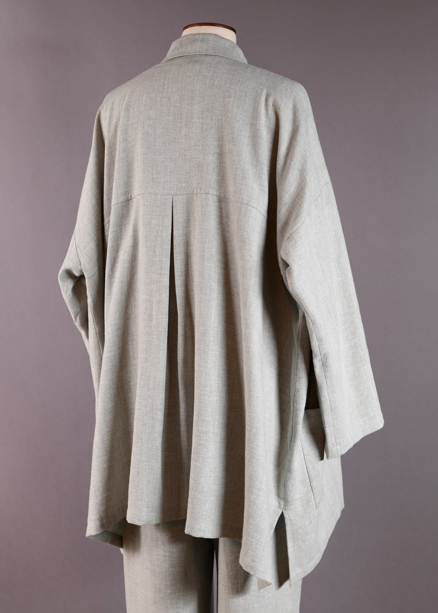 wide a-line back pleat jacket w/collar - long plus