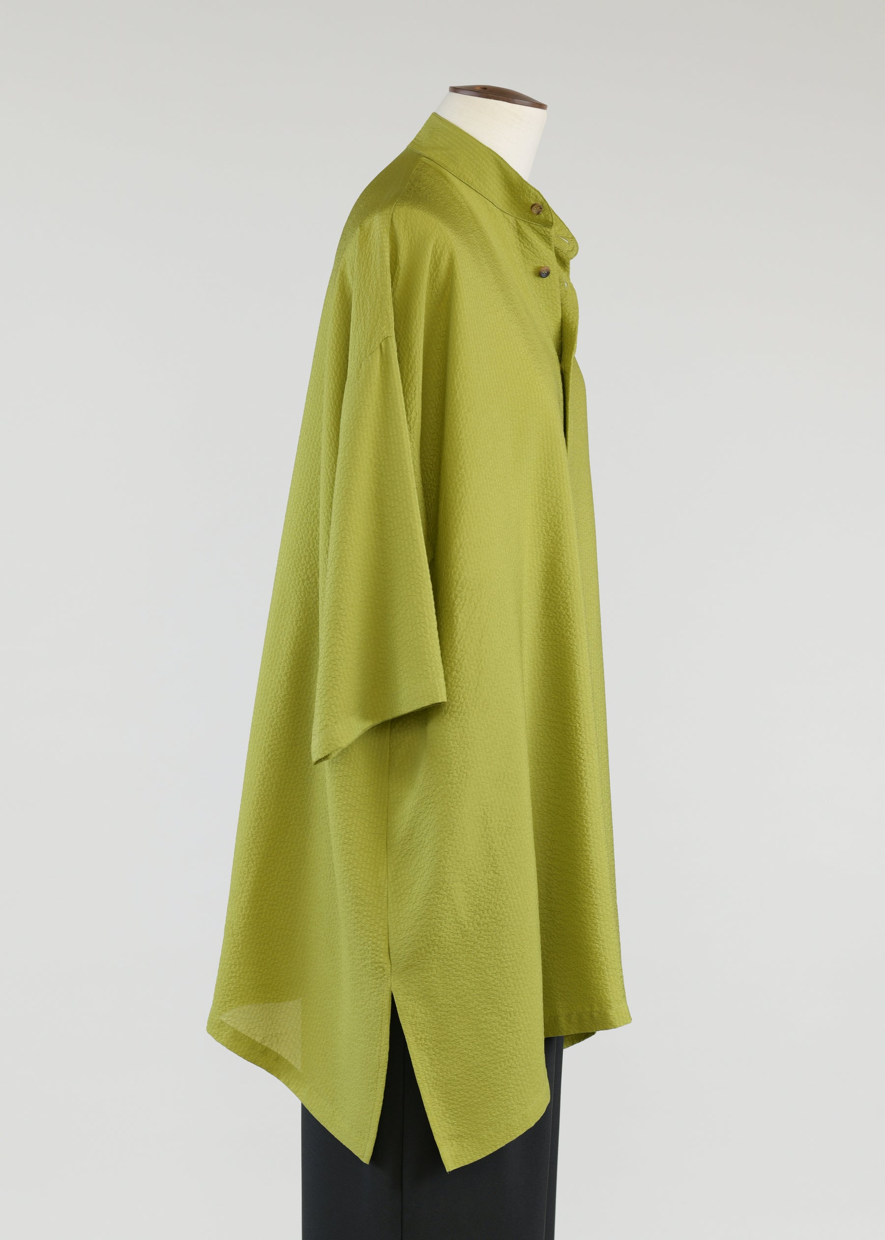 wide a-line collarless shirt-v lg w/slits 3/4 slv