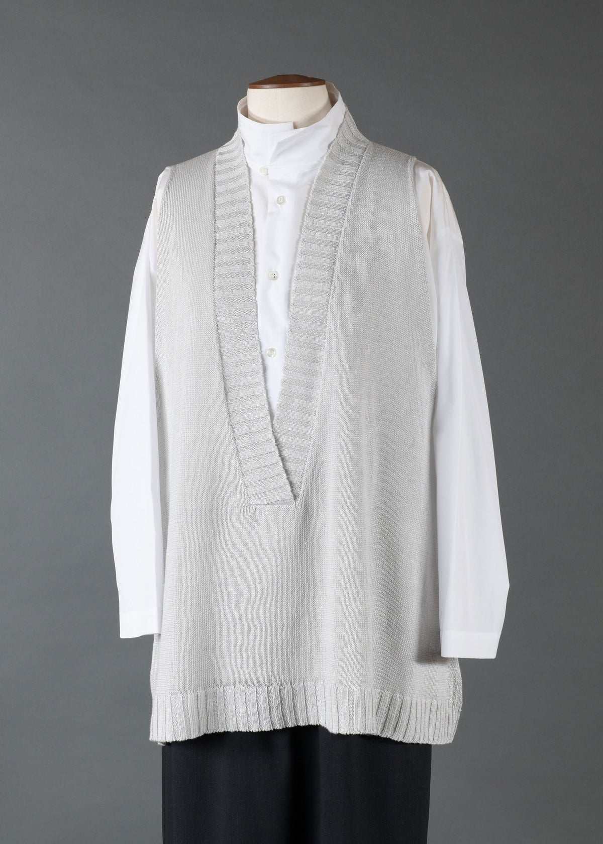 linen sleeveless a-line v neck - mid plus