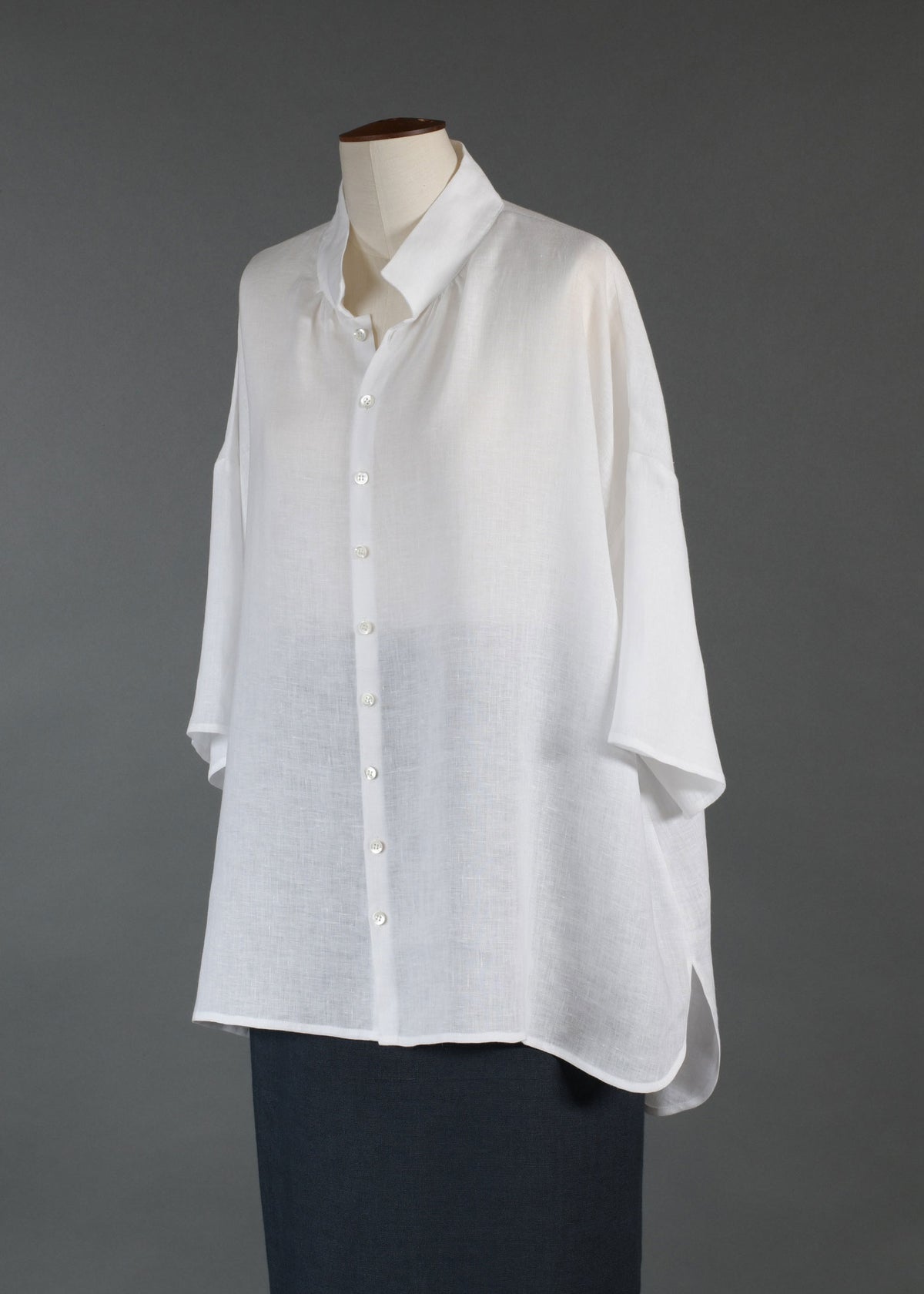 linen slope shldr wide aline pleat col short slv shirt-l