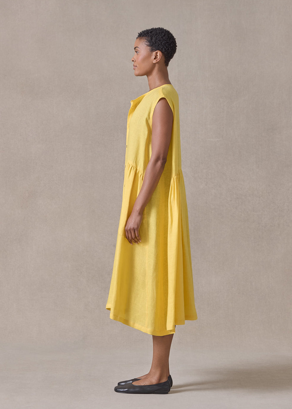 handkerchief linen sleeveless bounded neck shirt dress with full pleat panels (sunshine)