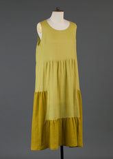 linen two tone tiered pleated sleeveless dress in dijon mix