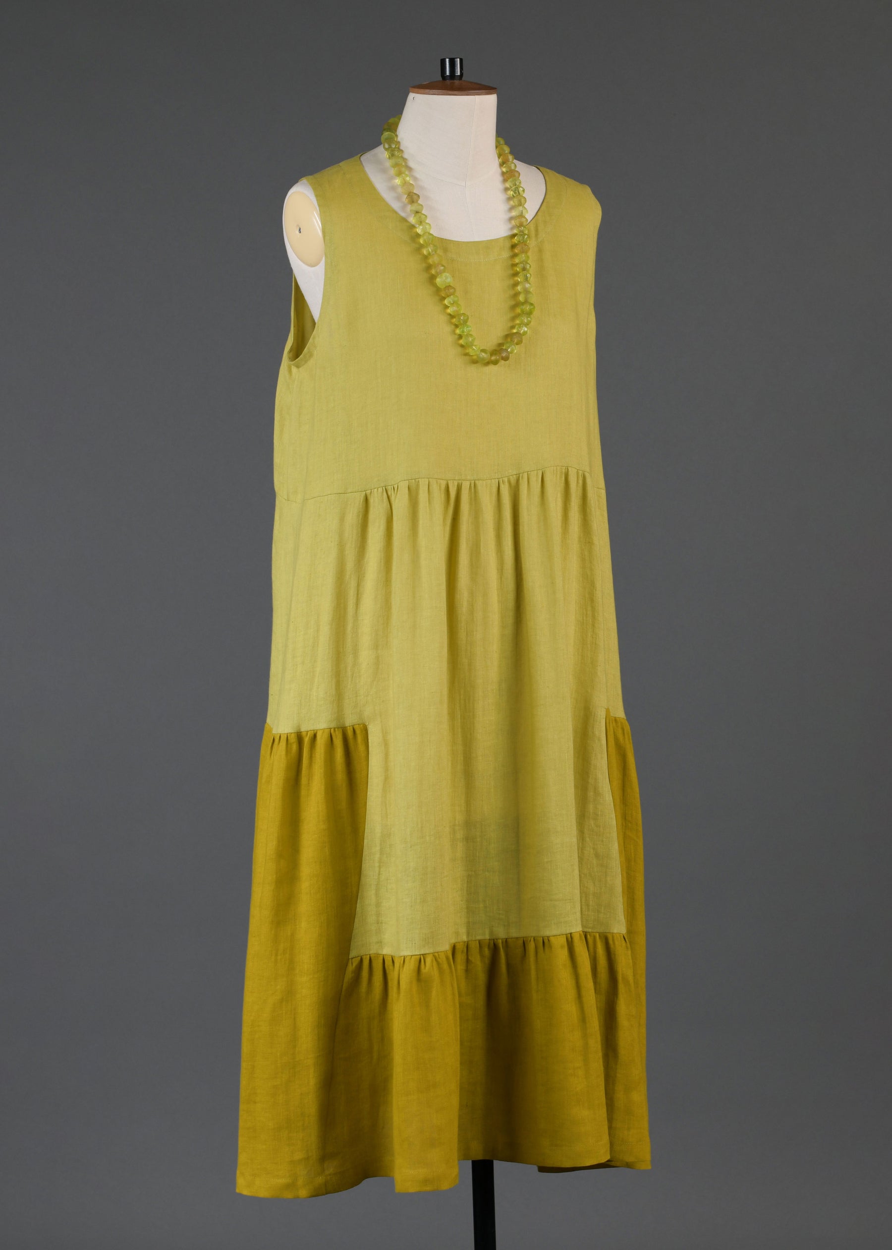 linen two tone tiered pleated sleeveless dress in dijon mix