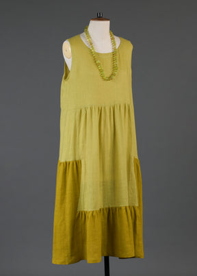 linen two tone tiered pleated sleeveless dress in dijon mix