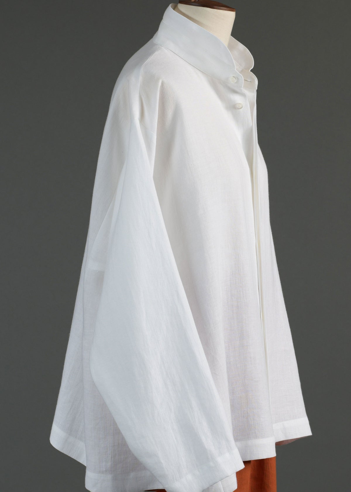 linen side panelled shirt w/dbl stand col - mid plus