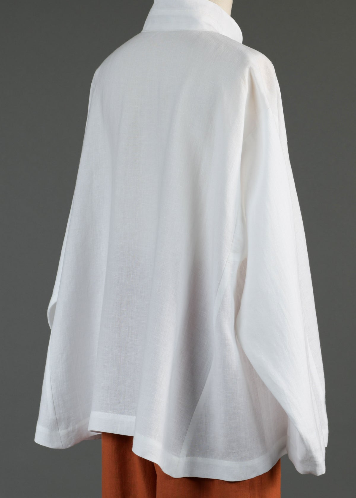 linen side panelled shirt w/dbl stand col - mid plus