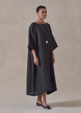 linen angle-to-front side seam scoop neck t-shirt dress (black)