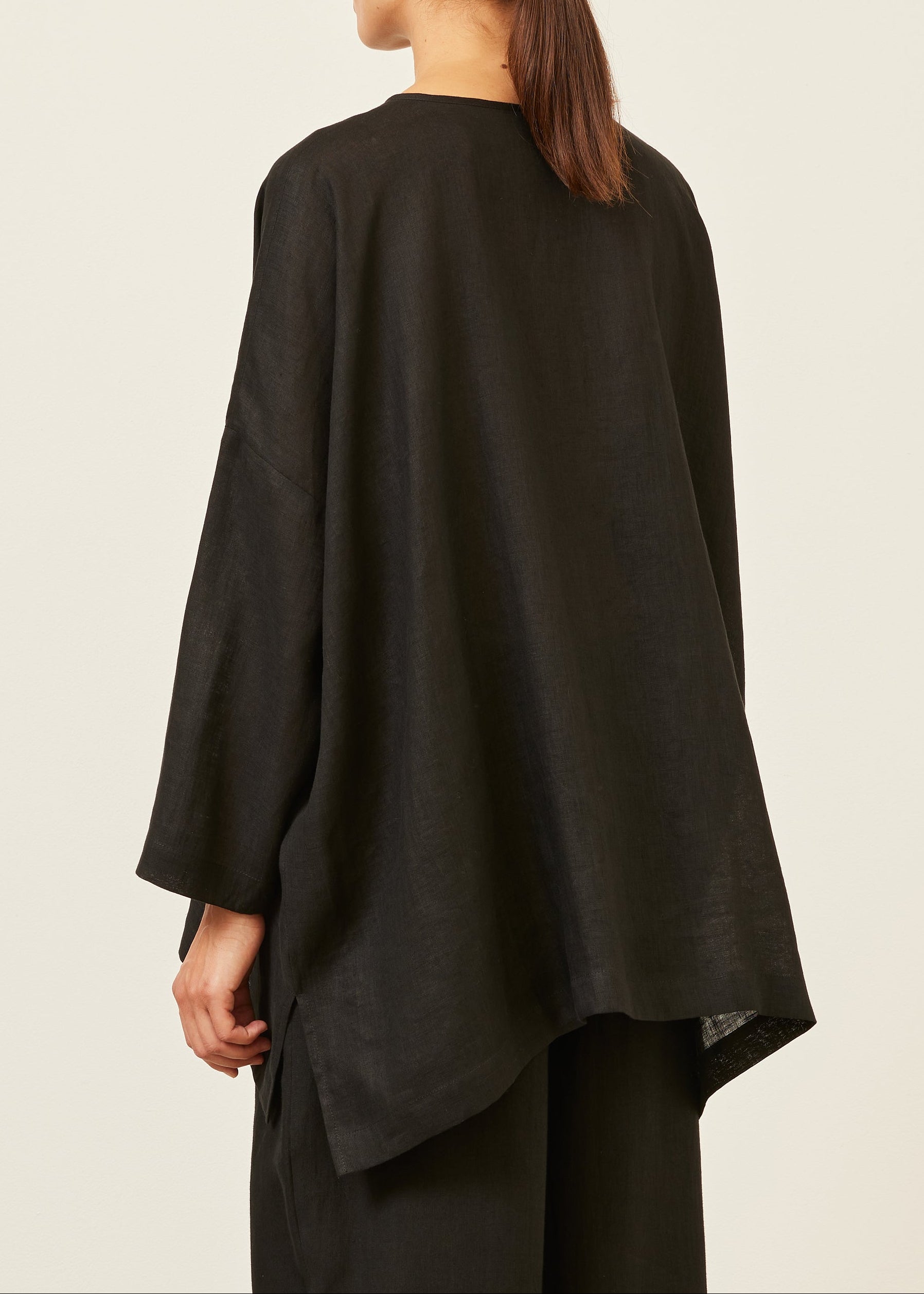linen wide longer back bound neck shirt - long (black)