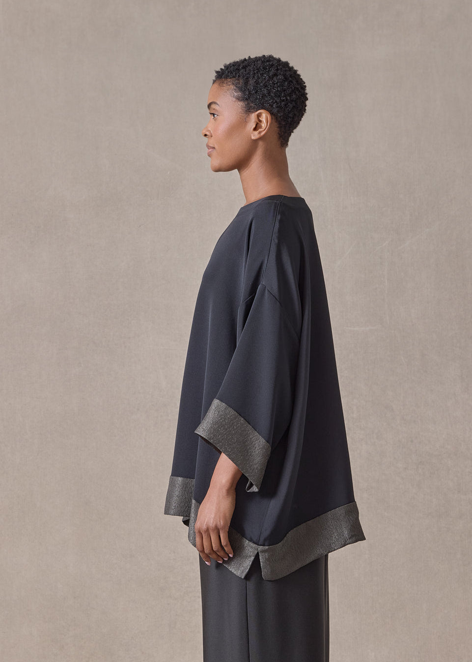 silk and lamé  3/4 sleeve scoop neck tunic - long (black with mossdark)