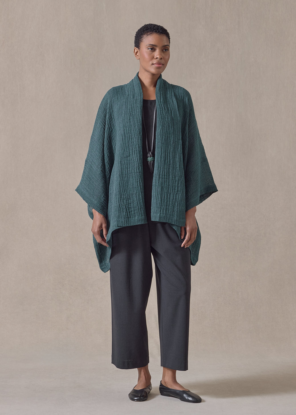 linen gauze wide short sleeve scrunch shawl collar jacket - mid plus (tealgreen)