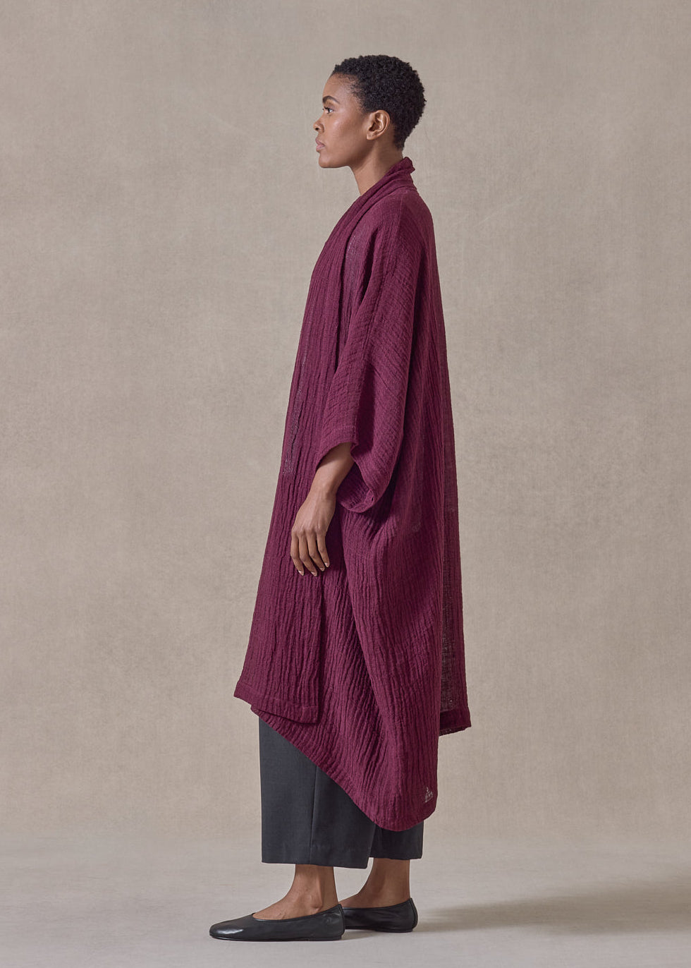 linen gauze wide short sleeve scrunch shawl abbaya coat (cochineal)