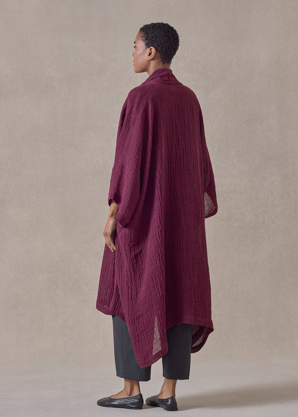 linen gauze wide short sleeve scrunch shawl abbaya coat (cochineal)