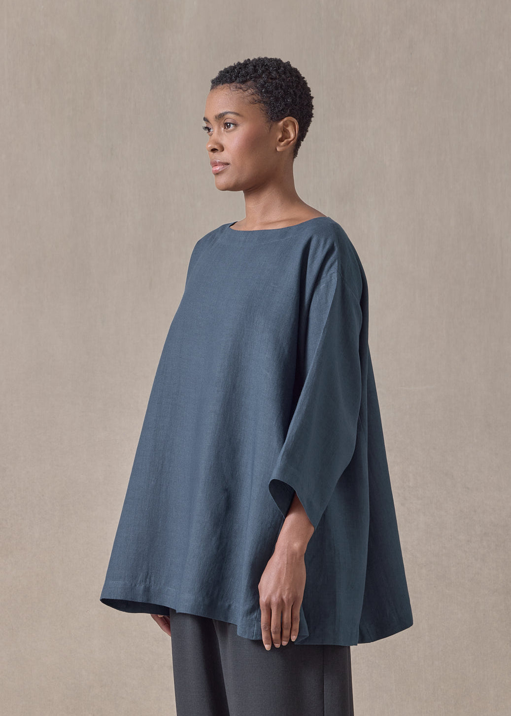 linen side panelled 3/4 sleeve scoop neck tunic  - long (marineblue)
