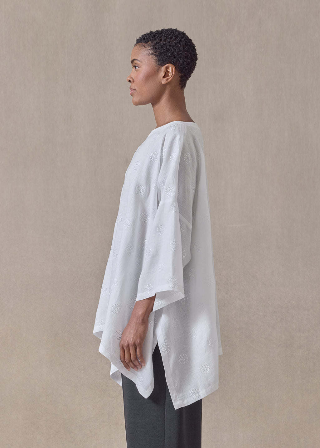 embroidered linen dps scoop neck 3/4 sleeve top - mid plus (white)