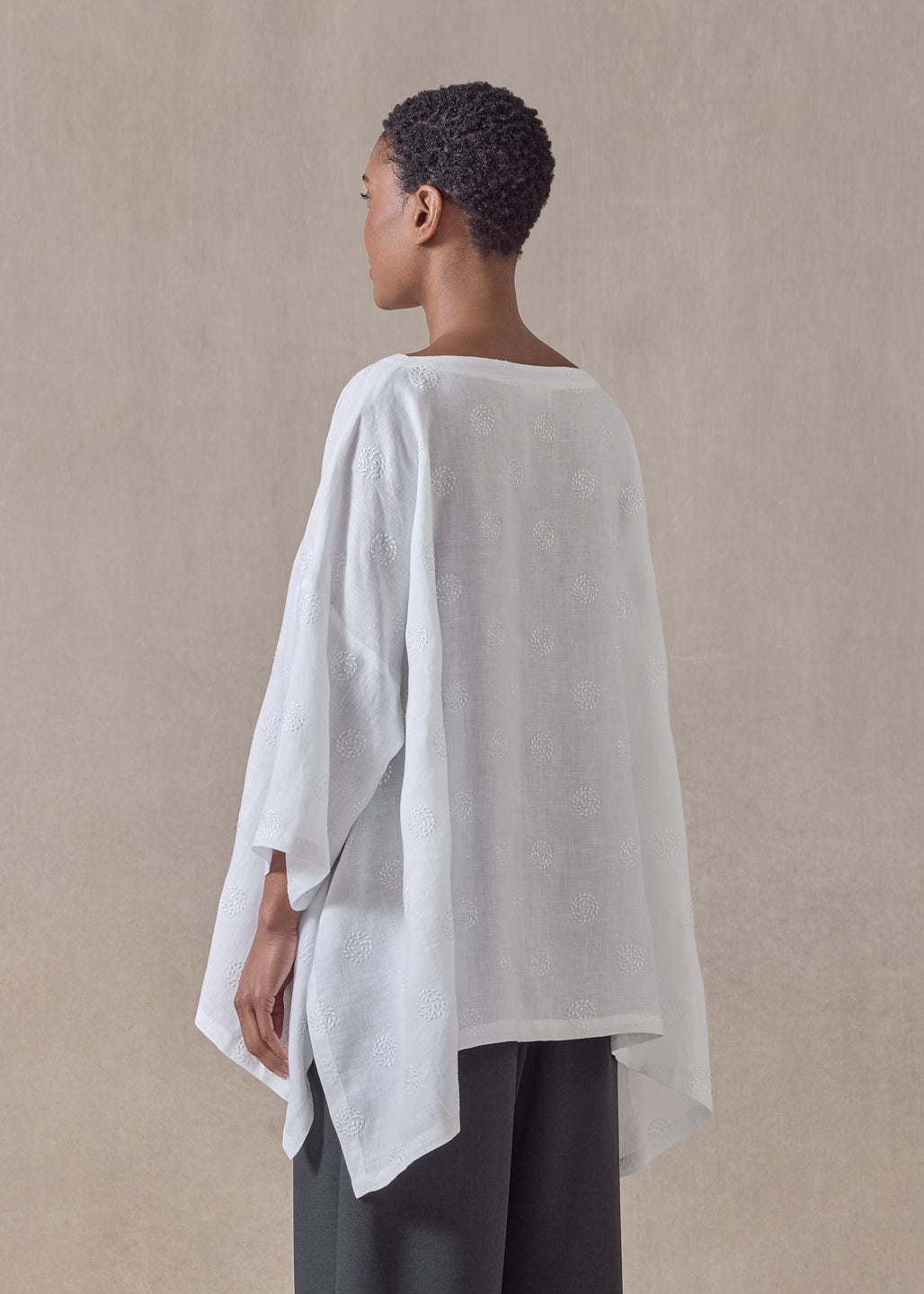 embroidered linen dps scoop neck 3/4 sleeve top - mid plus (white)