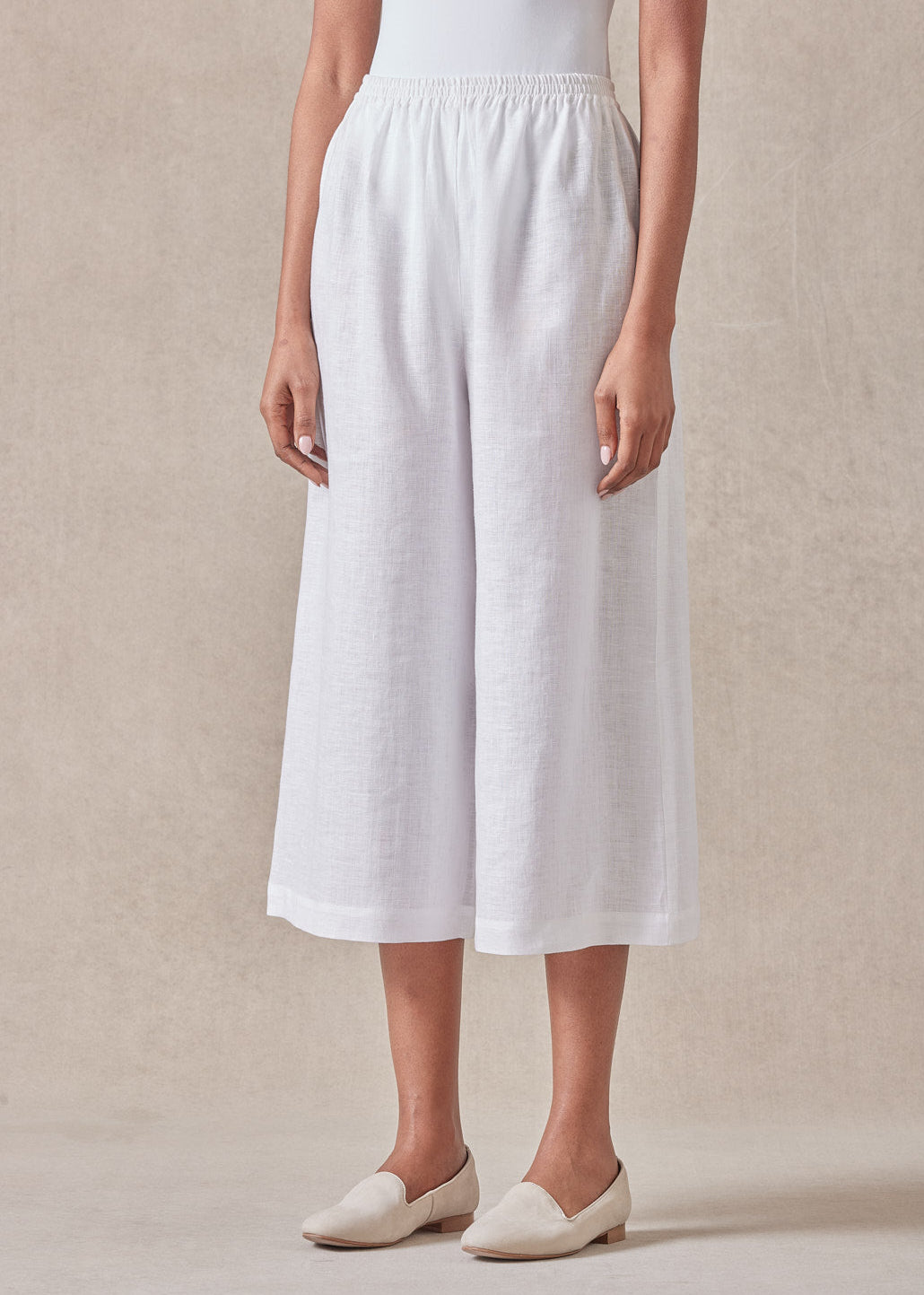 handkerchief linen flared cropped trouser (white)