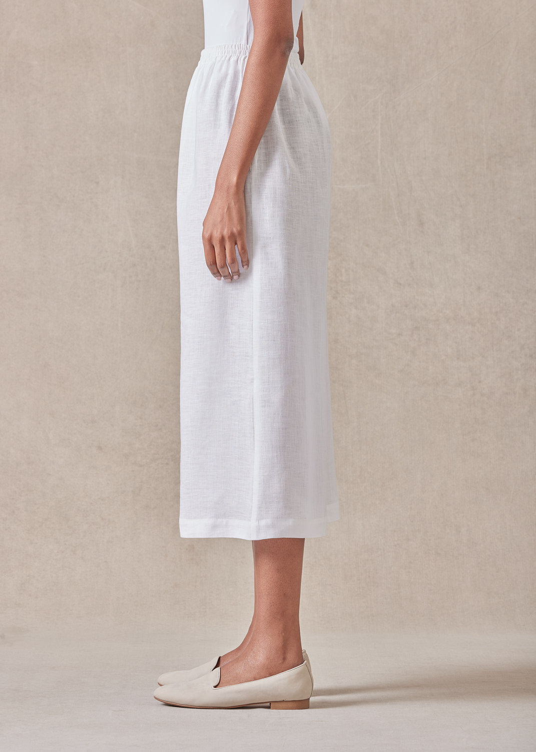 handkerchief linen flared cropped trouser (white)