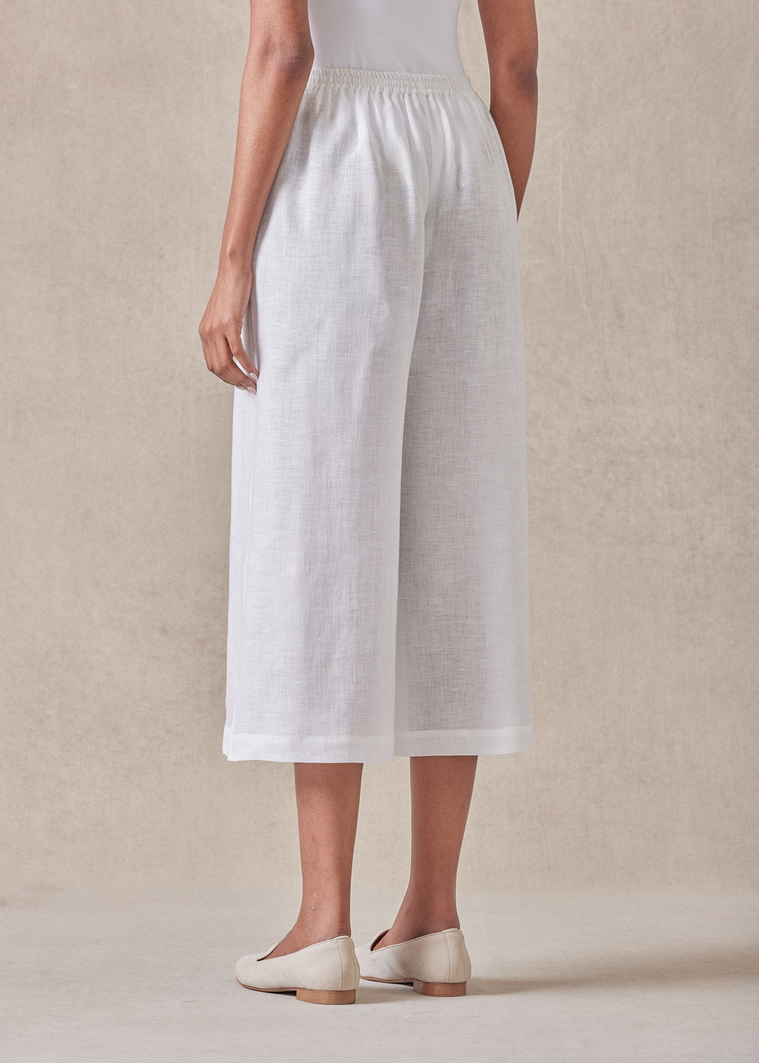 handkerchief linen flared cropped trouser (white)