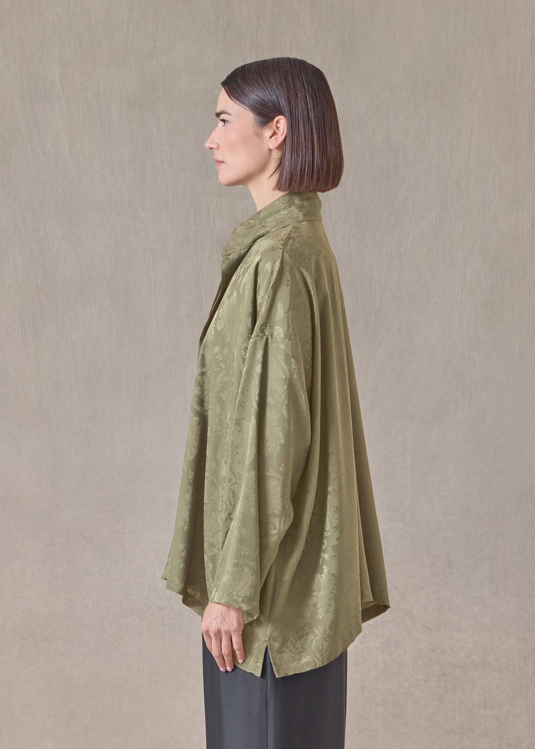 silk wide a-line double stand collar shirt - mid plus (olive)