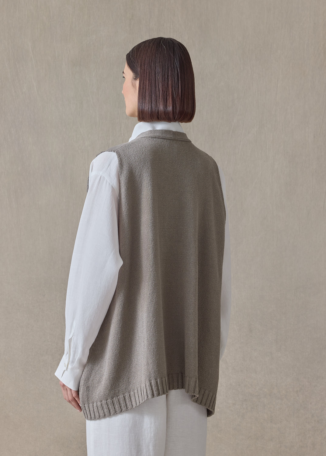 linen cotton a-line sleeveless v neck cardigan - mid plus (mink)