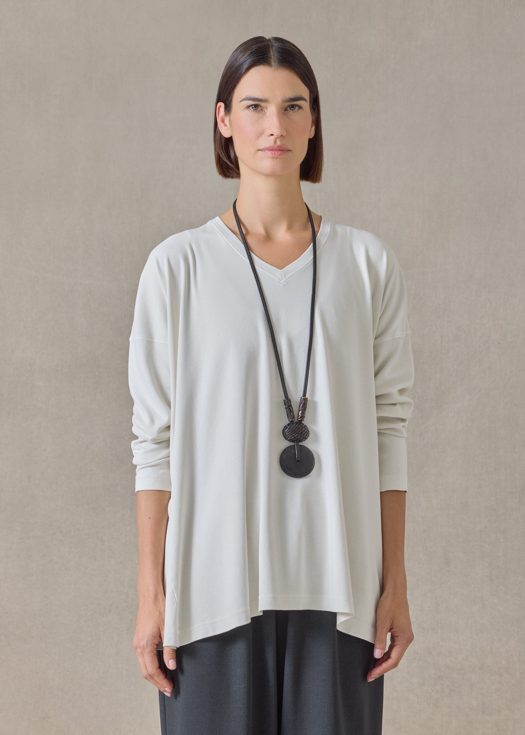 cotton jersey side panelled V neck t-shirt - long (oatpale)