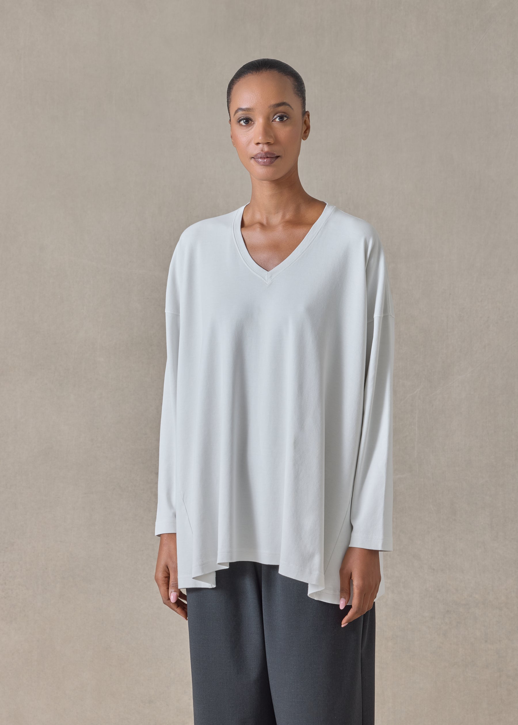cotton jersey side panelled V neck t-shirt - long (silversoft)